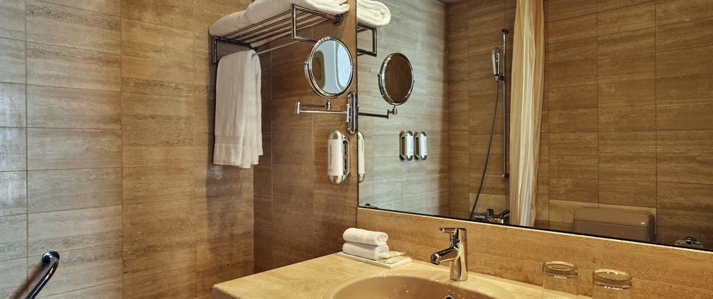 Comfort room bathroom La Palma Hotel & Spa Locarno
